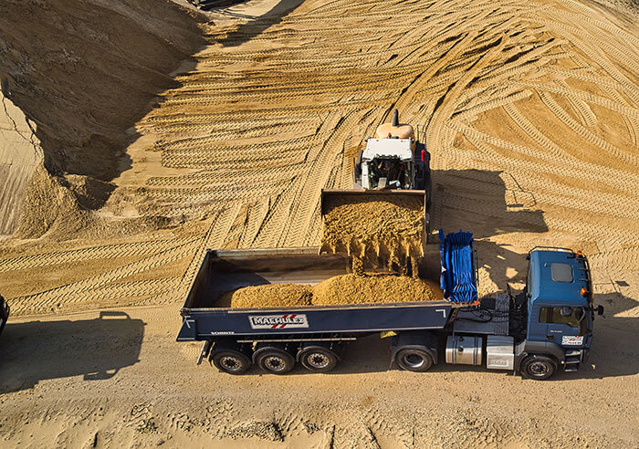 Sand-Baustelle-Baustellenversorgung-Cuxhaven-Machulez-Logistik-Transport-LKW