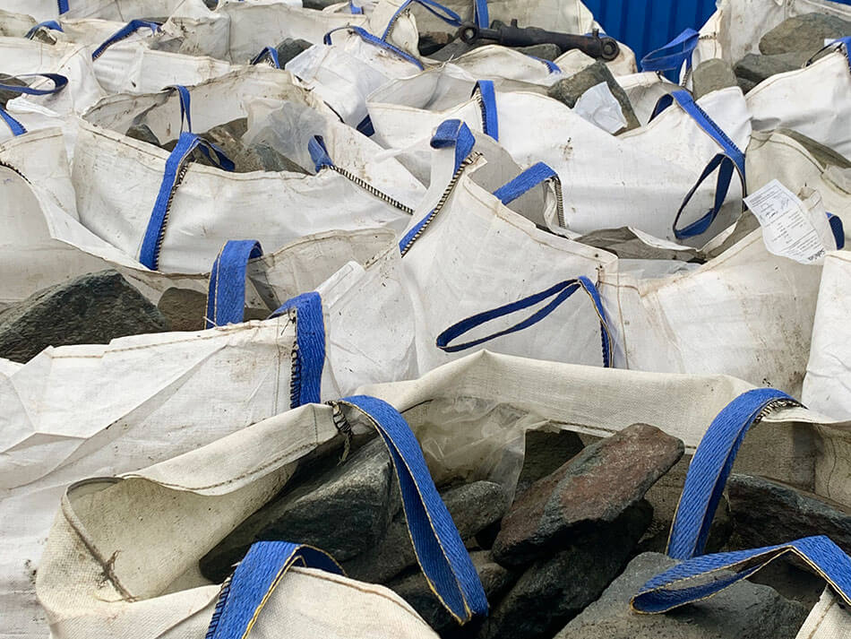 Import-von-Natursteinen-aus-Norwegen-Natursteinmauer-Machulez-Cuxhaven