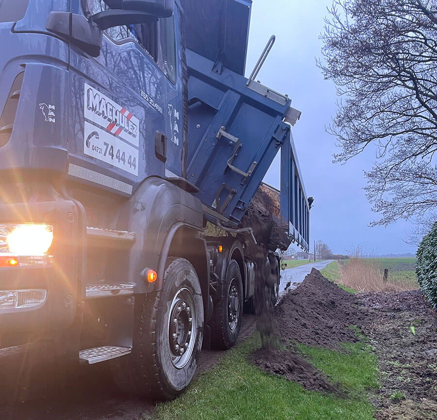 Mutterboden-Landkreis-Cuxhaven-Erde-Kompost-Machulez-M-Logistik